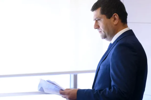 noii ministri ai economiei si apararii au depus juramantul la palatul cotroceni 694a9682a2ccf