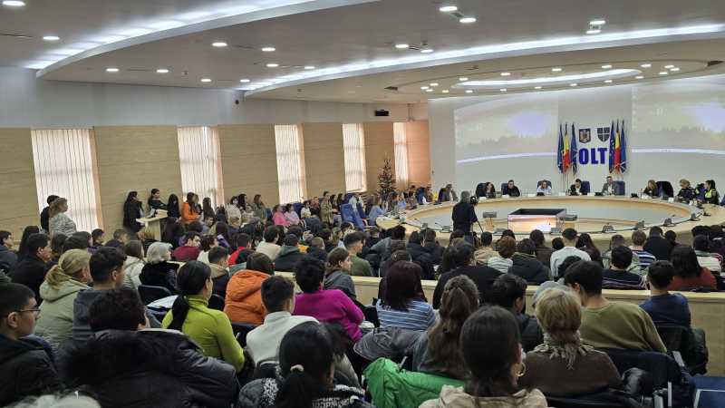 olt peste 200 de tineri informati cum sa previna si sa gestioneze situatii de violenta domestica 6939ca3ca184f