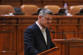 opozitia pregateste o motiune de cenzura impotriva guvernului bolojan intitulata romania nu este de vanzare un guvern fara usr initiatorii spun ca au 119 semnaturi motiu 6930136f47336