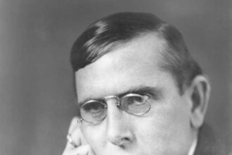 personalitatea zilei jurnalistul si scriitorul american theodore dreiser 6950f2ff62be0