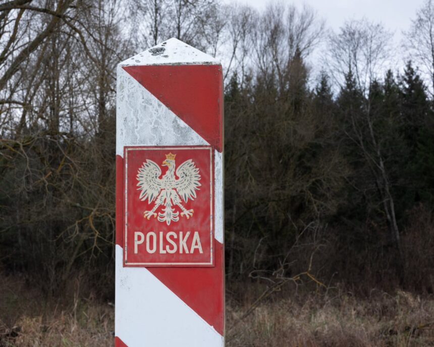 poland preparing e2bn anti drone fortifications along its eastern border amid russian threat 6950132f587bd