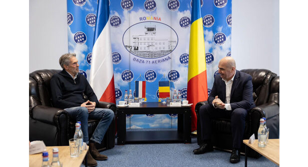 premierul ilie bolojan si prim ministrul regatului tarilor de jos viziteaza trupele romane si olandeze de la baza aeriana 71 general emanoil ionescu din campia turzii 6953bc5452e02