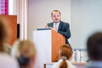 proiect cadrele didactice din facultatile de medicina si farmacie vor ocupa posturi in spitale prin concurs 6938563b882db