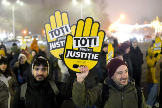 protest la cotroceni in ziua consultarilor pe justitie declic anunta protestul colind colindam justitia sa reparam 69480e649b7e9