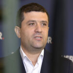 radu miruta despre demisia lui ionut mosteanu de la aparare n ar fi trebuit sa o faca pentru ca a fost o inadvertenta in cv ul lui 694454870c3e0