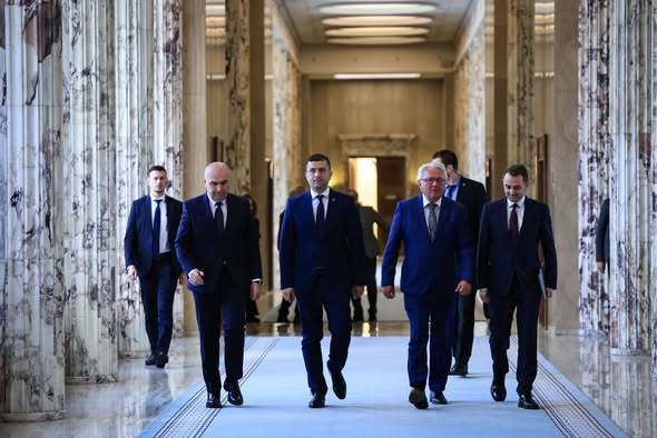 radu miruta vom sta la guvernare cu dintii cu oricine de gat la cum arata miscarile astea prin parlament si daca n ar fi psd sunt sanse sa se gaseasca o majoritate 69444a71249e3