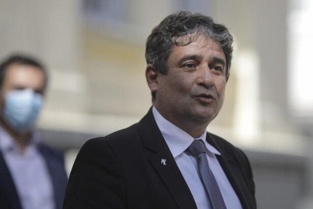 reactia primarului din alba iulia dupa huiduielile de la festivitati nu vor mai primi aprobare sa faca manifestari trebuie sa existe decenta 692dbec835221