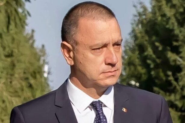 romanii se intorc la exercitiul zilnic de supravietuire in zodia bolojan fifor 6936af211f9a4