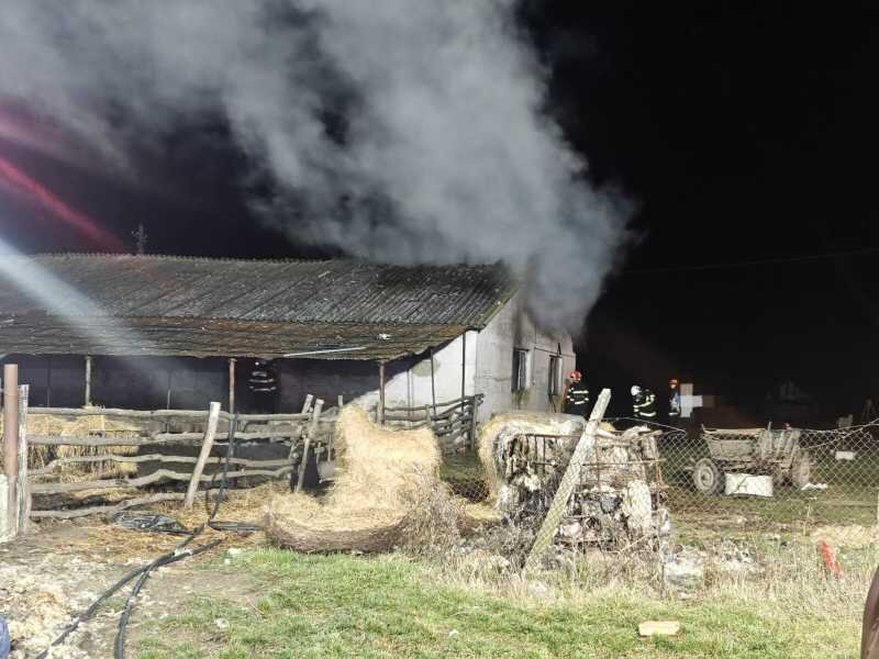 satu mare incendiul de la ferma din necopoi provocat de un barbat parchetul a demarat o ancheta 694b9c41e9df6