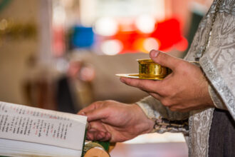 sfanta mucenita filofteia 2025 sarbatoare cu cruce rosie in calendar ce obiceiuri trebuie sa respecte credinciosii pe 7 decembrie 69350b891bc4f