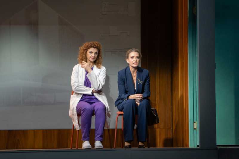 spectacolul doctorul de robert icke regia andrei serban premiera la nottara 693a960a82347