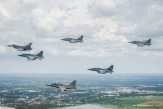 tensiune uriasa in asia bombardierele americane au patrulat alaturi de avioanele japoneze ca raspuns la exercitiile china rusia 693a5c2689724