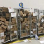 timis politistii au confiscat 15 tone de articole pirotehnice din depozitul unei firme de curierat 693b0ee1676c2