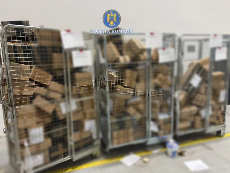 timis politistii au confiscat 15 tone de articole pirotehnice din depozitul unei firme de curierat 693b0ee1676c2
