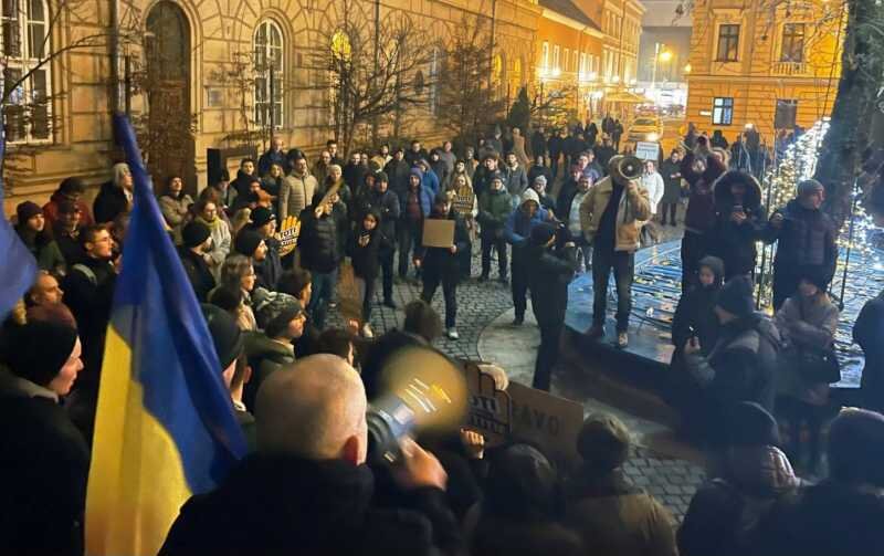 timis sute de persoane au protestat si au scandat impotriva liei savonea si a lui catalin predoiu 693eff260b831