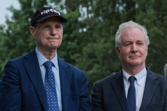 top democrats call for investigation into share buying spree by trump allies 693d5b402a971