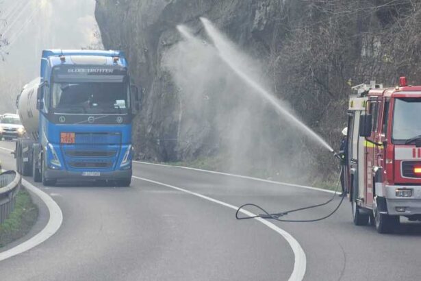 valcea scapari de gaze la o cisterna aflata in mers pe dn 7 circulatia e blocata la iesirea din calimanesti catre sibiu 693825a338962