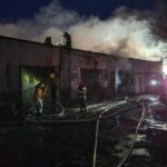 vaslui incendiu puternic la un service auto intervin cinci autospeciale cu 30 de pompieri 693c40d08d641