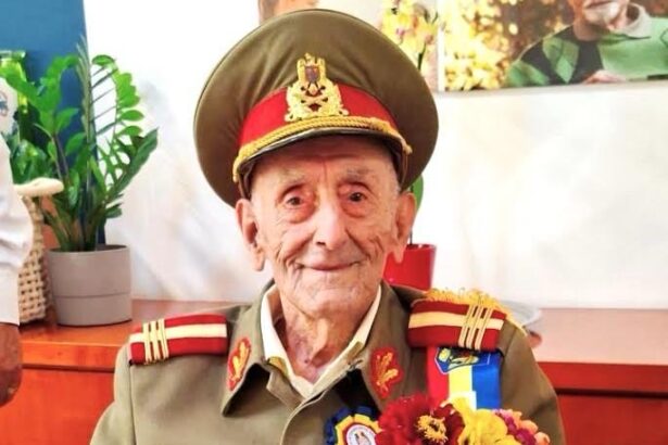 veteranul de razboi ion vasile banu a fost decorat cu ordinul virtutea militara in grad de cavaler 692d2bf88dc61