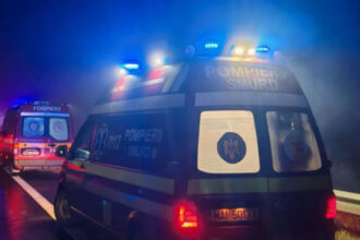 video accident pe a1 in judetul sibiu patru raniti printre care doi copii dupa ciocnirea a doua microbuze 694a39e3605bd