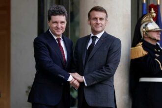 video nicusor dan primit de emmanuel macron la palatul elysee 693815efad02a