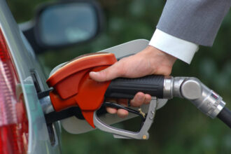 video preturile la carburanti cresc in noaptea de anul nou cat va costa un plin dupa majorarea accizelor 6954e588dff55