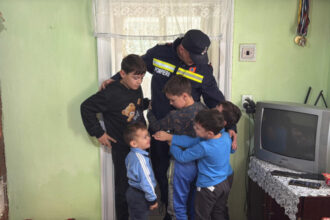 videofoto gestul nobil al unui pompier din botosani a oferit casa mostenita unei familii cu sapte copii 6948017a3c1ae