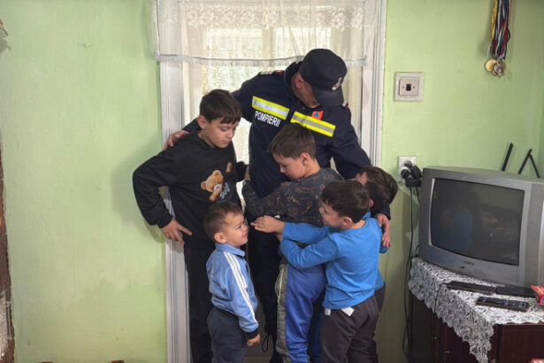 videofoto gestul nobil al unui pompier din botosani a oferit casa mostenita unei familii cu sapte copii 6948017a3c1ae
