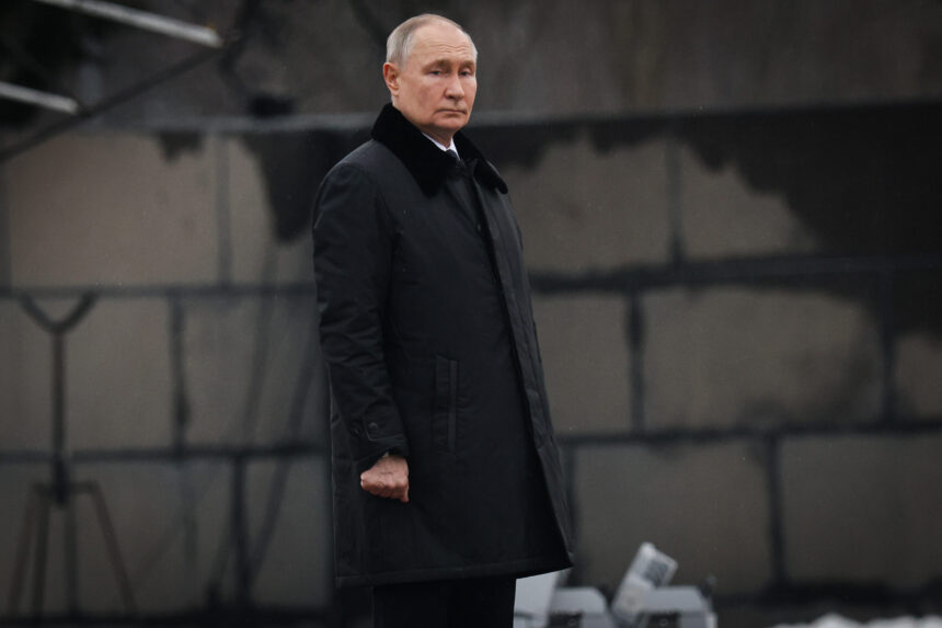 vladimir putin semneaza decretul de chemare a rezervistilor pentru antrenamentul din 2026 6937d4d92efea