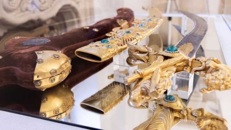 24 ianuarie sabia daruita principelui cuza de catre principele serbiei expusa la muzeul cotroceni 69743fb980588