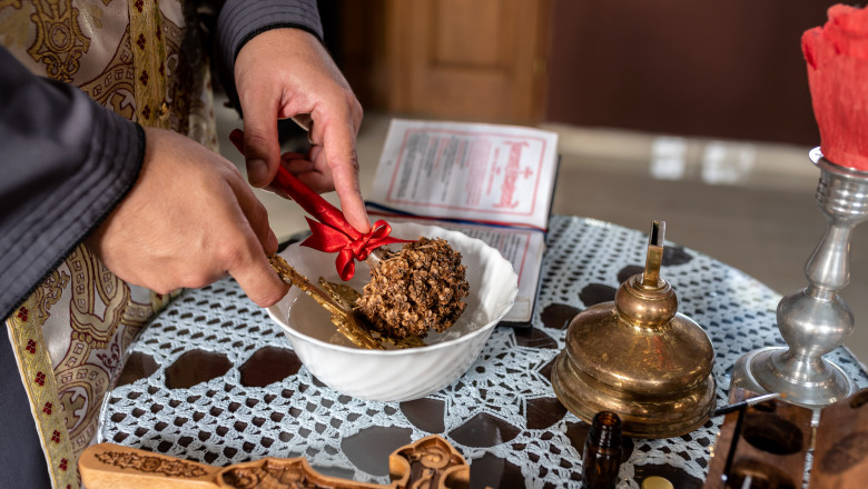 ajunul bobotezei 2026 cum se pregatesc crestinii pentru botezul domnului de ce se tine post negru pe 5 ianuarie 695b47423844a