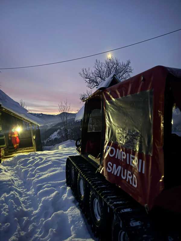 alba pacient cu picior amputat din apuseni transportat cu o autosenilata pana la ambulanta 6965ef7a51a38