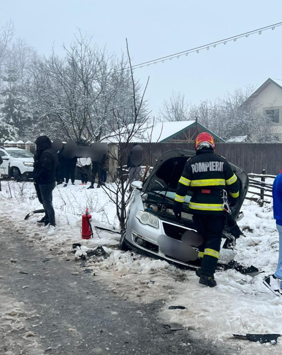 arges opt persoane transportate la spital in urma unui accident in care au fost implicate doua autoturisme 695bbf174171a