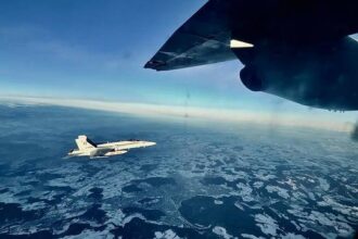 armata elvetiana escortarea avionului militar care l transporta pe presedintele nicusor dan de catre aeronave elvetiene o misiune de rutina pentru verificarea zborului 6960924ba9c54