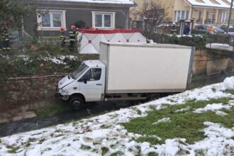 bihor sofer decedat dupa ce a cazut cu autoutilitara in paraul peta din baile felix 696a2c9b9f13c