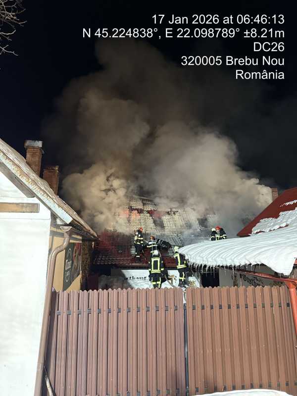 caras severin incendiu la o pensiune din localitatea garana acoperisul si etajul cladirii distruse in totalitate 696b6ba614a7b