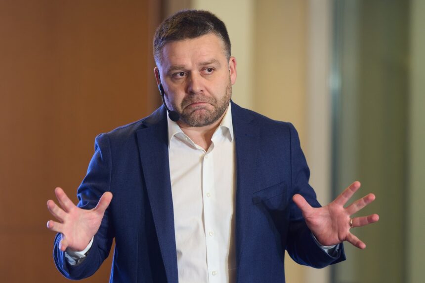 ciprian ciucu spune ca va lua masuri nepopulare desfiintari de institutii si scumpirea biletelor stb 697308038ac89