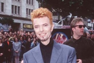 documentar 10 ani de la moartea muzicianului david bowie 10 ianuarie 69620819c772a