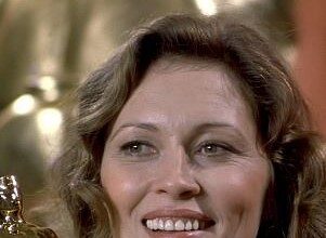 documentar actrita faye dunaway implineste 85 de ani 14 ianuarie 69674f6d623a0