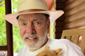 documentar compozitorul si interpretul neil diamond implineste 85 de ani 24 ianuarie 69746f562141b