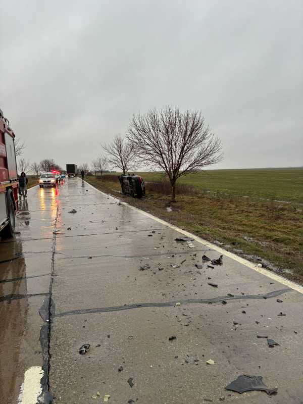 dolj un barbat de 57 de ani a decedat si patru persoane au fost ranite intr un accident in afara localitatii picaturile 69788b65493c1