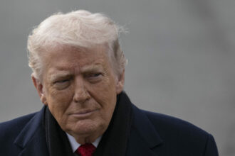 donald trump il ameninta pe primarul din minneapolis se joaca cu focul 697a1f6135400