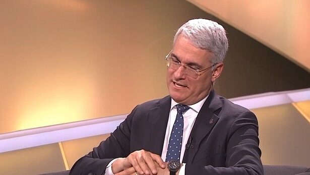 dragos pislaru critica si lauda psd e cu partea dorsala in doua luntrii jos palaria pentru rogobete ivan si manole video 697ddeb956b1b