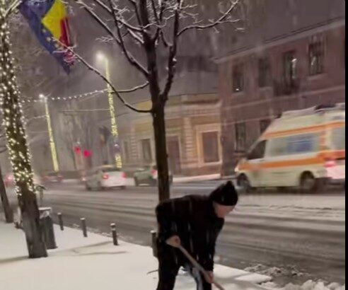 emil boc mesaj pentru firmele de deszapezire din cluj napoca cate statii de transport in comun necuratate atatea amenzi aplicate noaptea e lunga puneti va pe treaba video 695addeace4d2