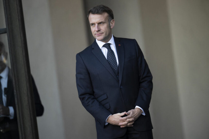 emmanuel macron franta preia rolul principal in furnizarea de informatii pentru ucraina 696a1f58e1649