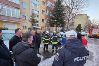 explozie la alba iulia majoritatea locatarilor din blocul afectat au optat sa plece la rude 696b4aec2c890