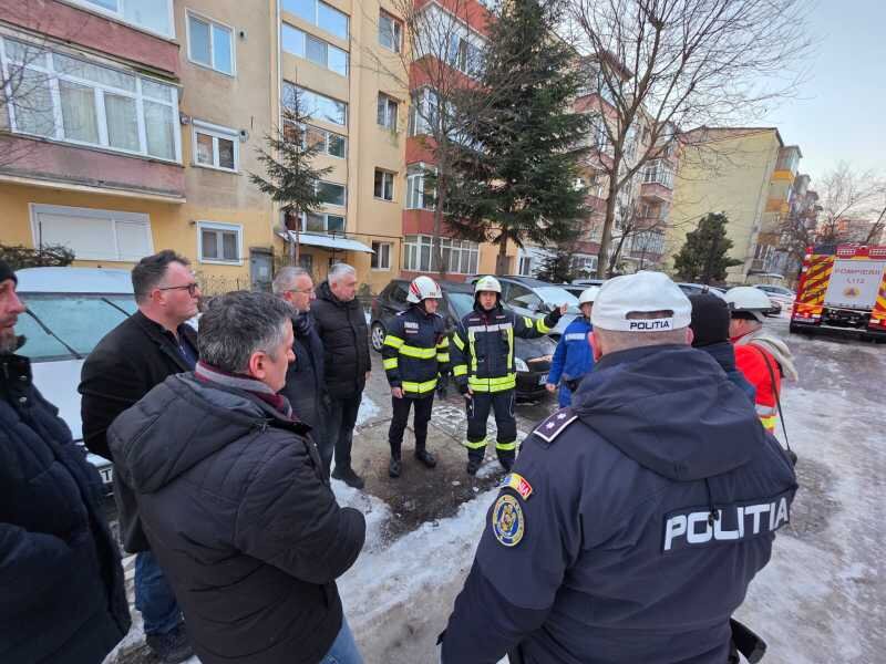 explozie la alba iulia majoritatea locatarilor din blocul afectat au optat sa plece la rude 696b4aec2c890