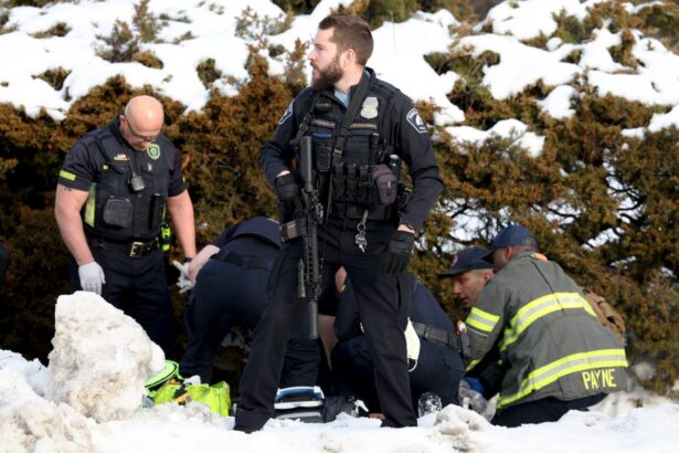 federal officers blocked medics from scene of ice shooting witnesses say 6960ef07aca04
