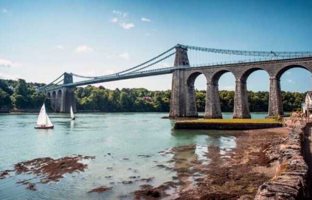 fragment de istorie a fost finalizat podul suspendat peste stramtoarea menai wales 30 ianuarie 1826 697c74635a93e