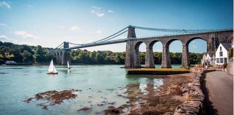 fragment de istorie a fost finalizat podul suspendat peste stramtoarea menai wales 30 ianuarie 1826 697c74635a93e